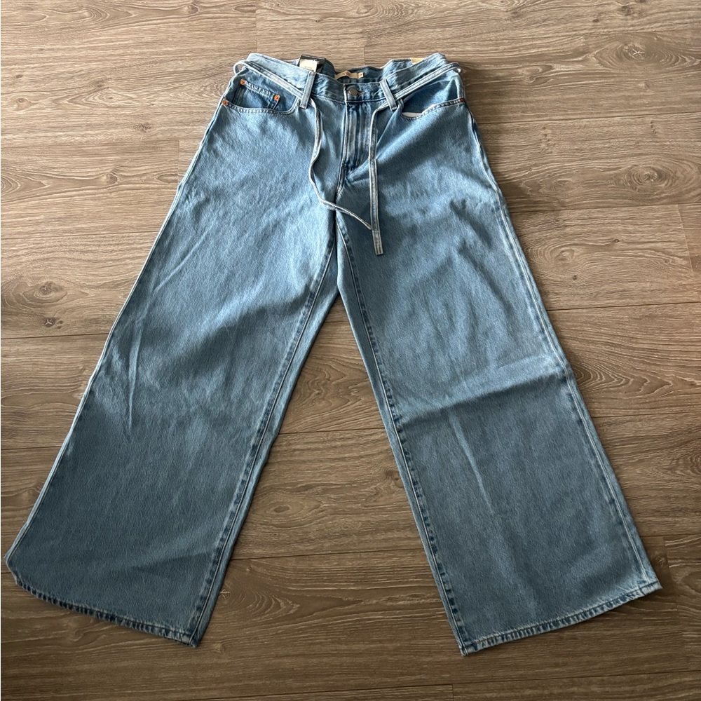 New with tags Levi’s XL Straight Wide Leg Jean sz 29x31